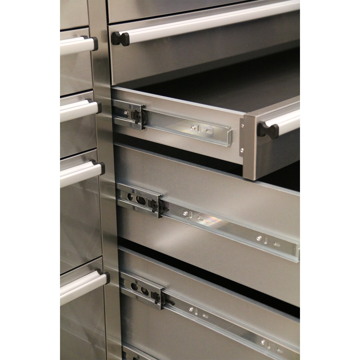 Mobile Stainless Steel Tool Cabinet 10 Drawer with Backboard & 2 Wall Cupboards