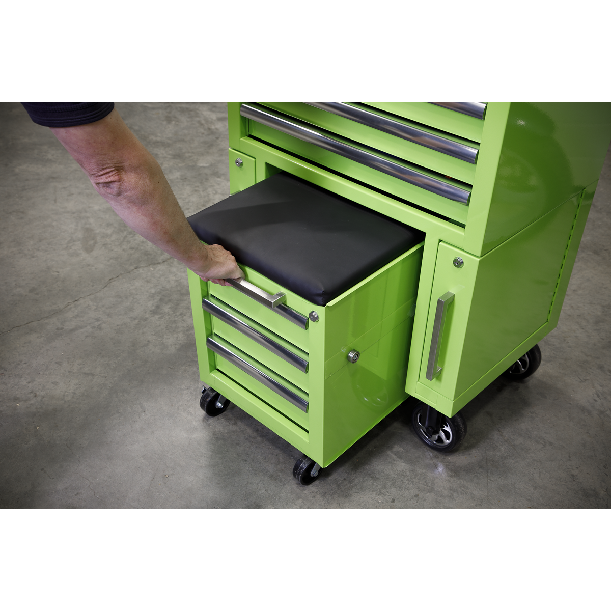 Rollcab 3 Drawer & Utility Seat