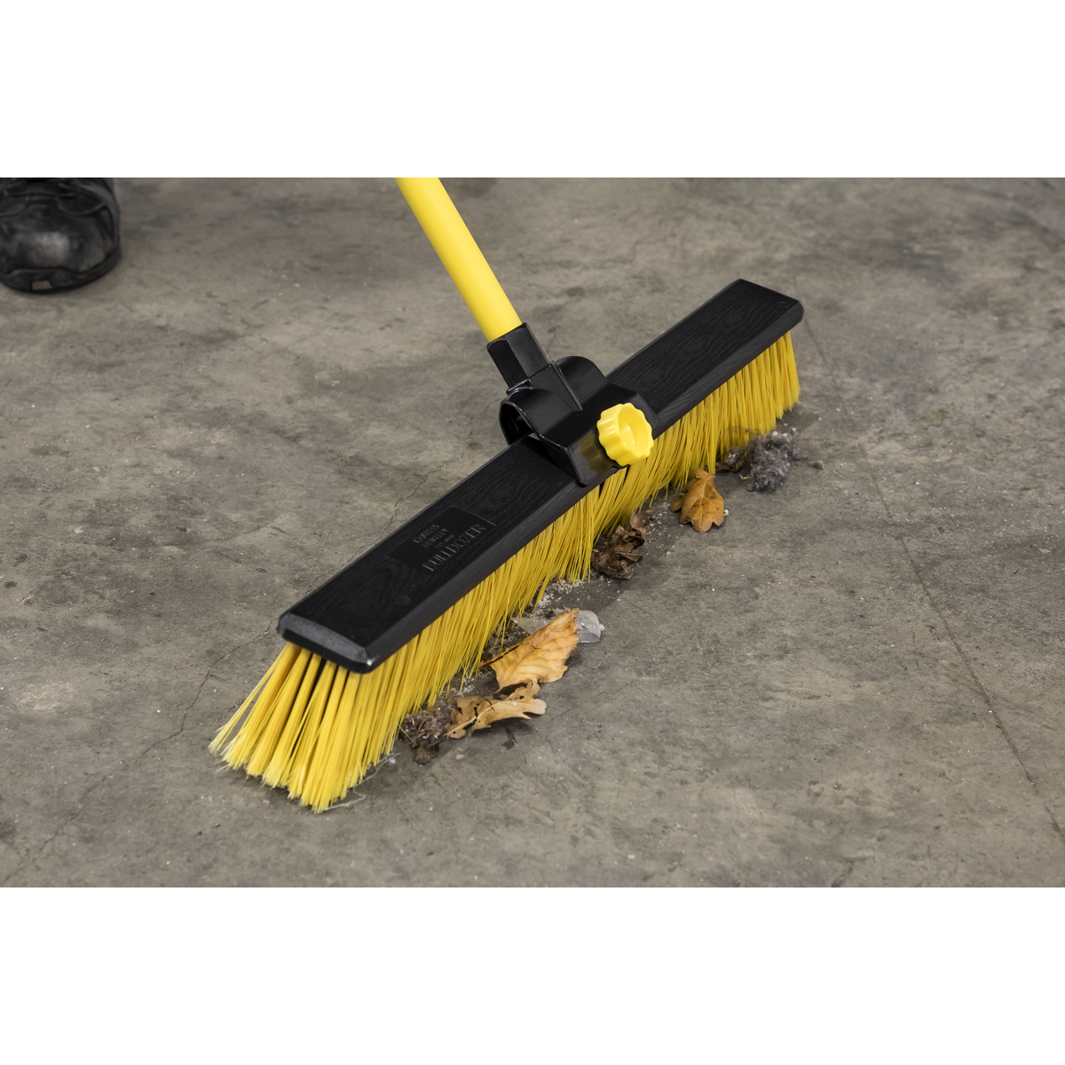 Bulldozer Yard Broom 24"(600mm)