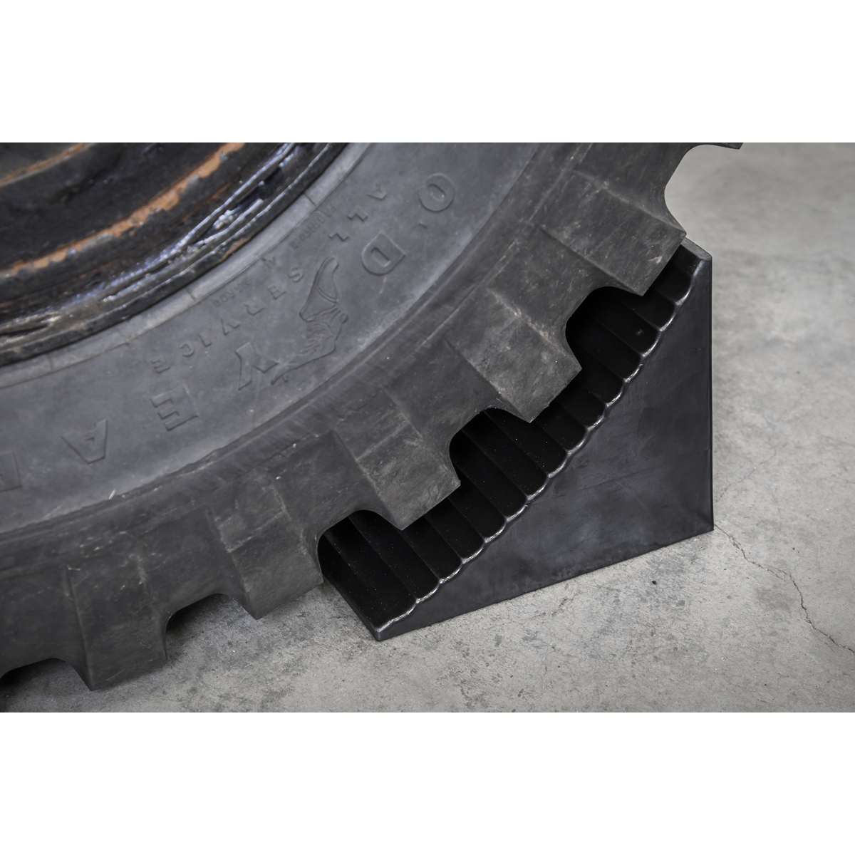 Wheel Chock Heavy-Duty Rubber - Single