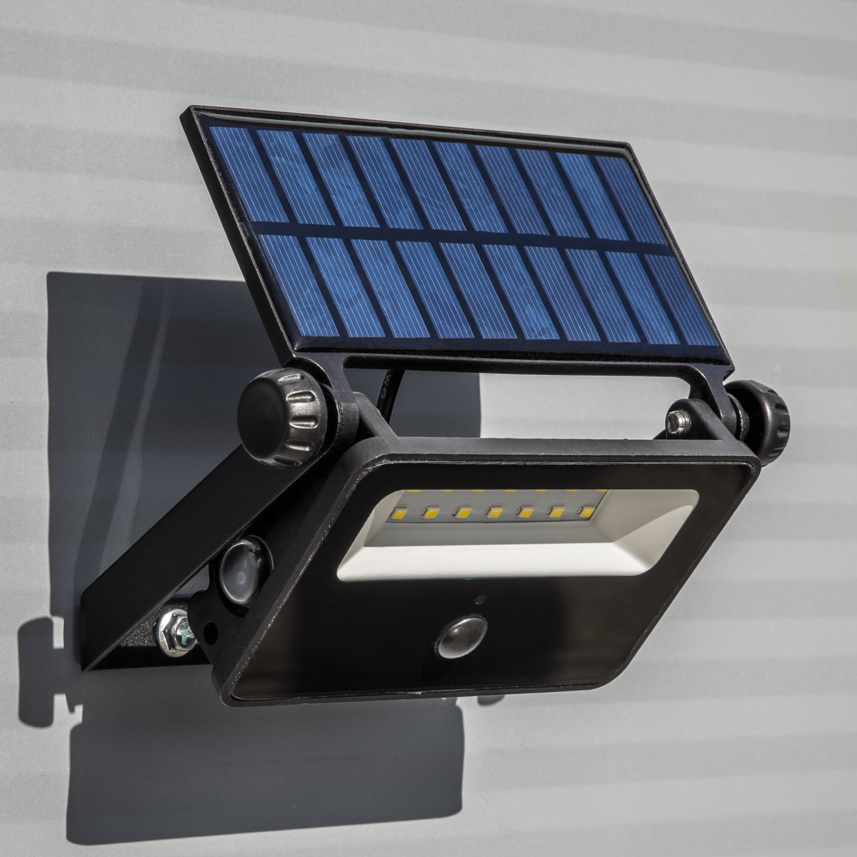 Extra-Slim Solar Floodlight with Wall Bracket 16W SMD LED