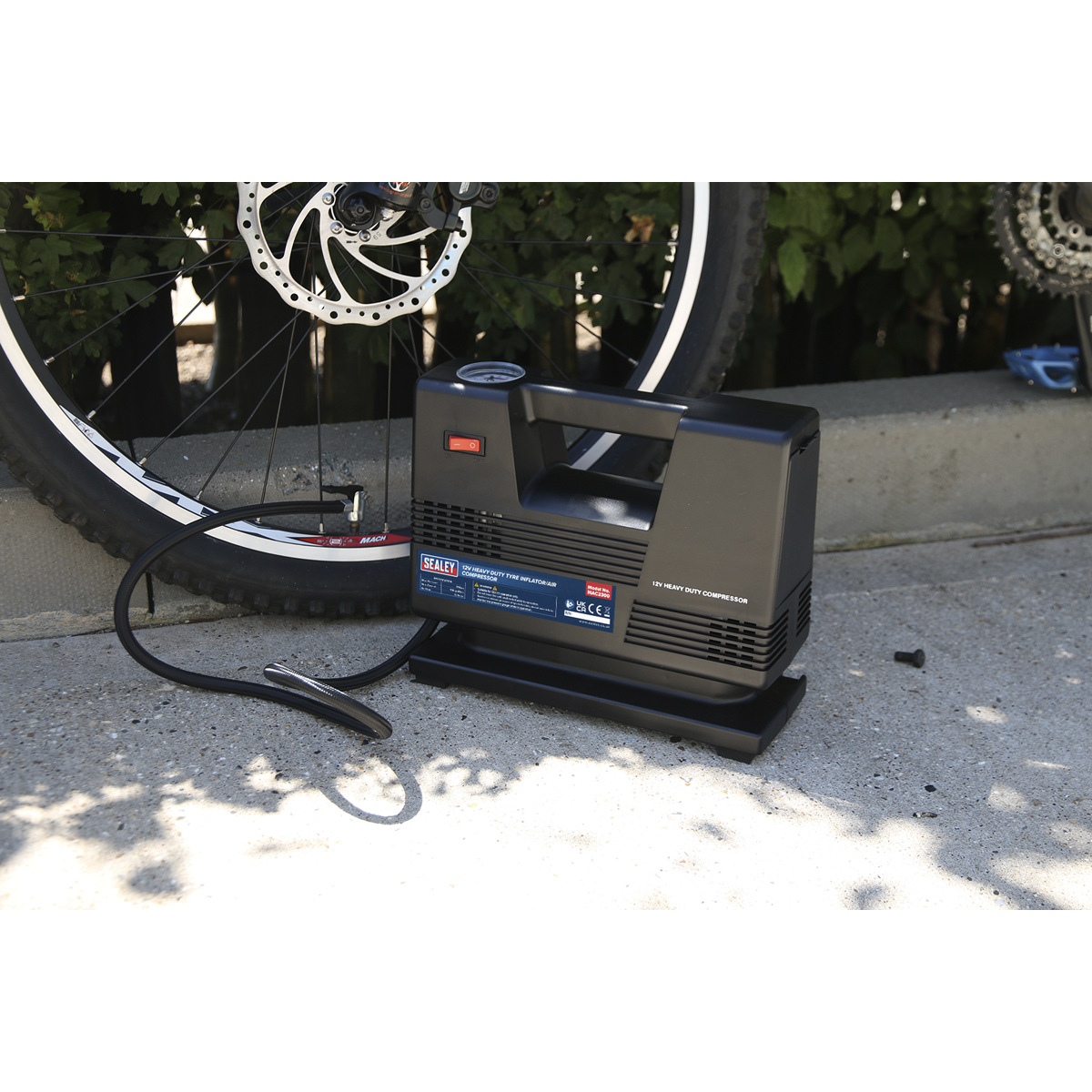 Tyre Inflator/Air Compressor 12V Heavy-Duty