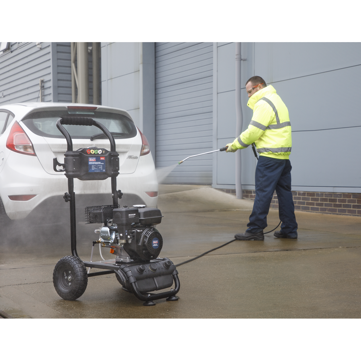 Pressure Washer 220bar 540L/hr 6.5hp Petrol