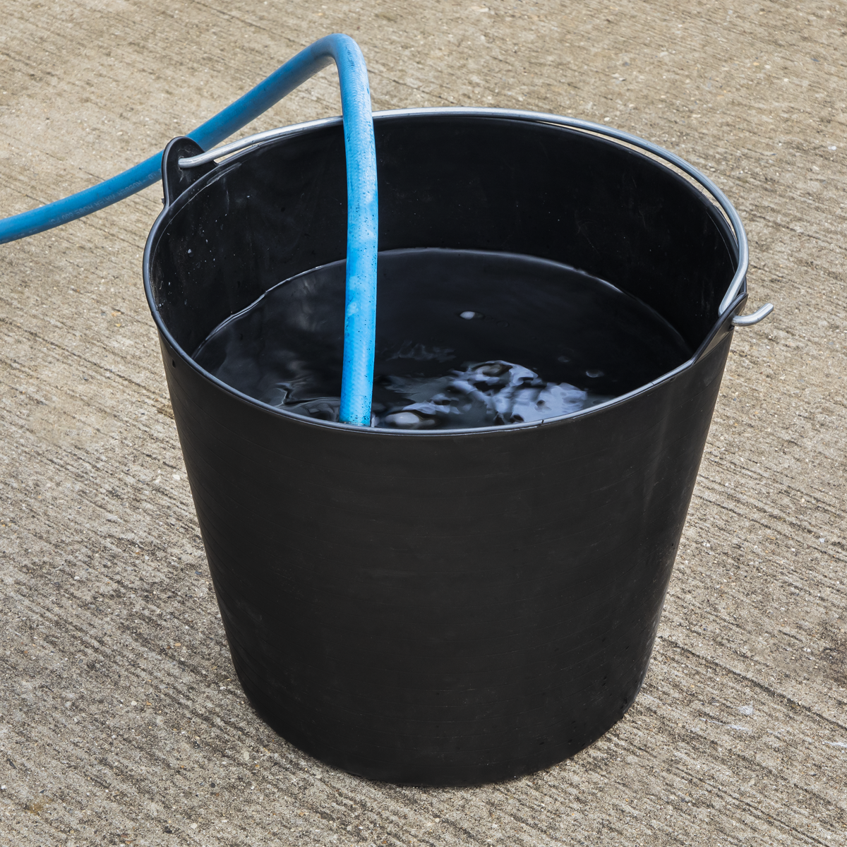 Heavy-Duty Flexi Tub 26L with Metal Handle - Black