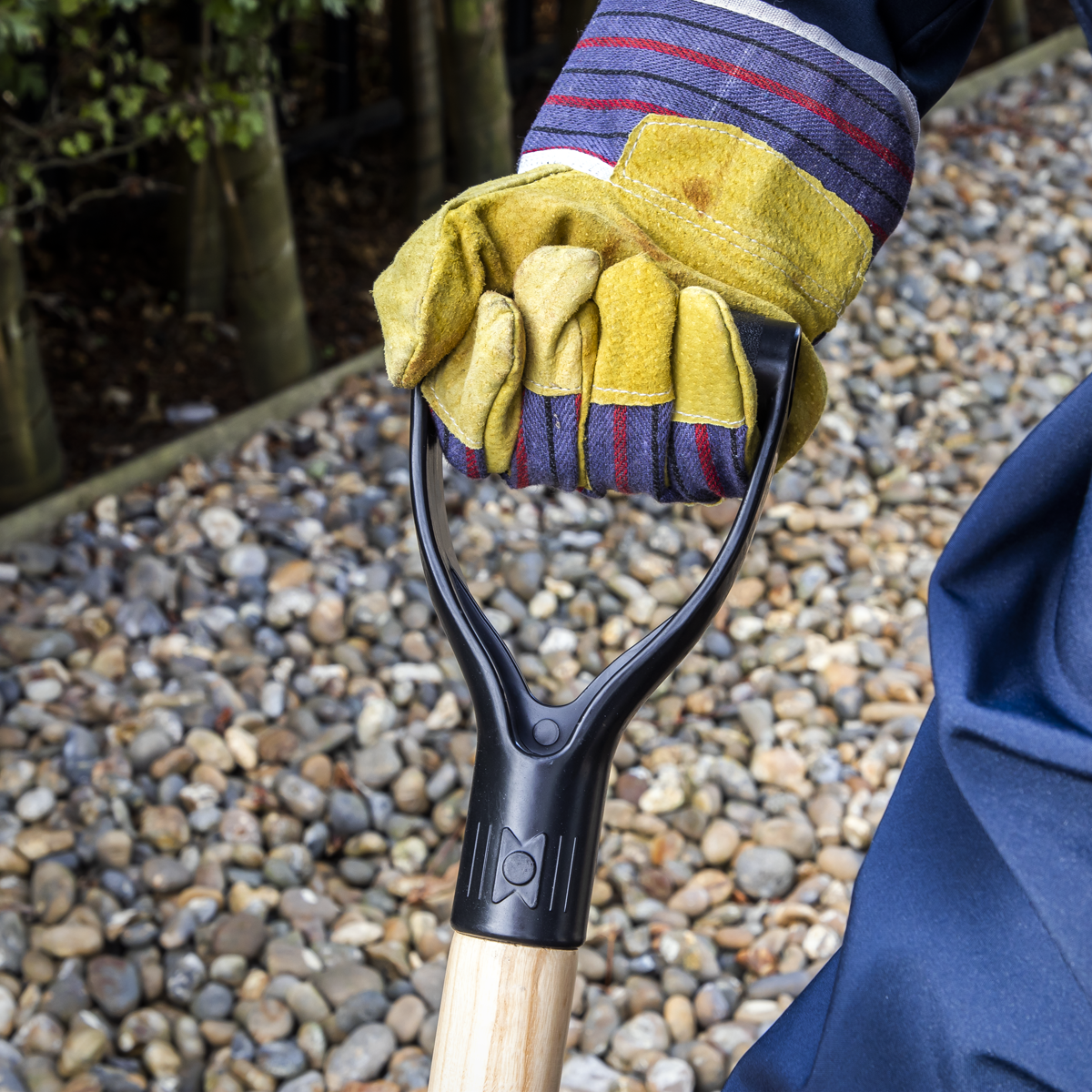 Shovel with 710mm Wooden Handle